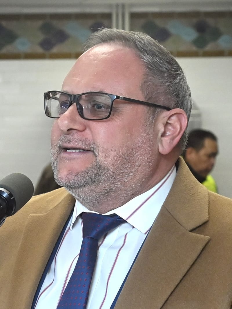 Assemblymember Michael Novakhov at a Sheepshead Bay event